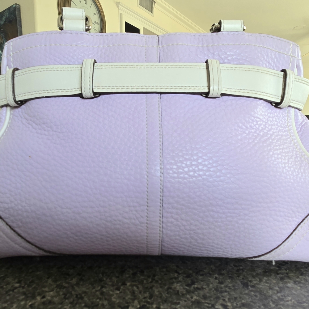 RARE! Coach Hamptons Medium Lavender/Lilac Leather Carry M0693-F10688 - Picture 4 of 7